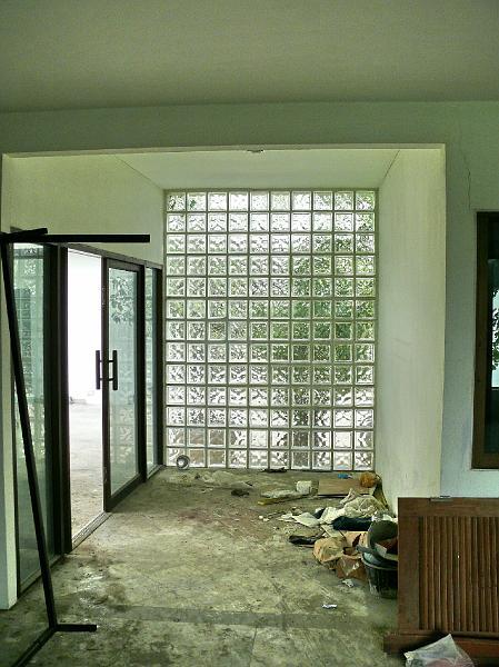 P1000047.JPG - What does Jon have in mind for the foyer area?