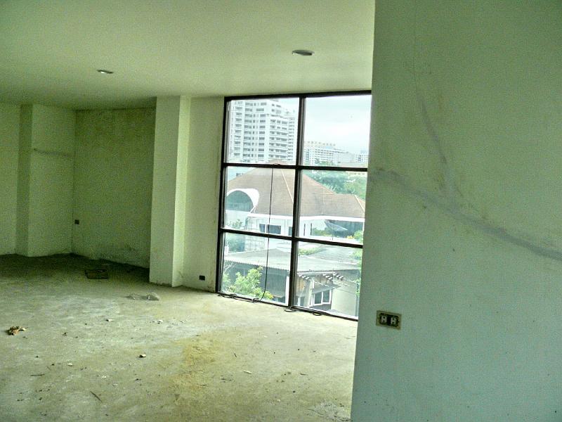 P1000064.JPG - The eastern window wall. To the left of the window is the area that will become the master bedroom.