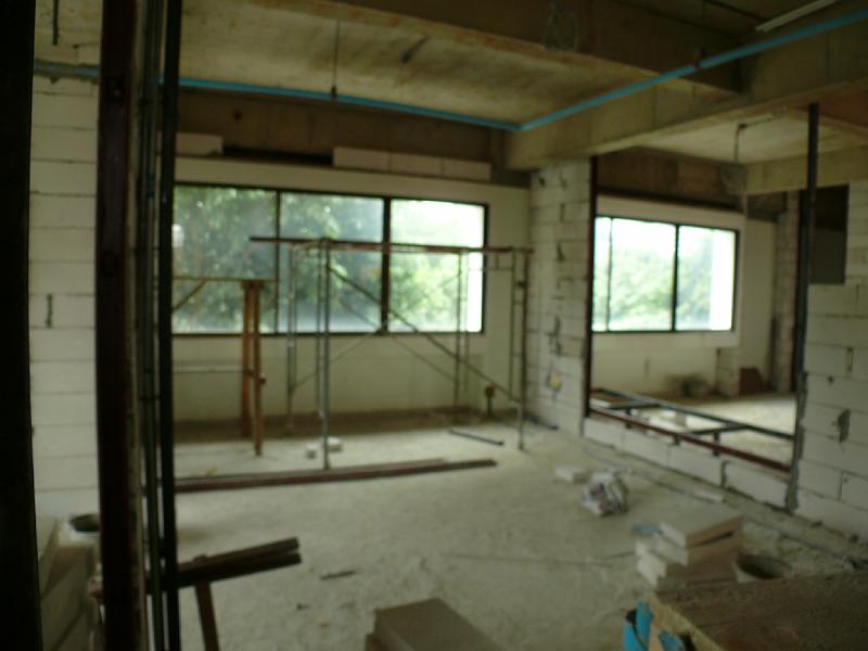 P1000311.JPG - Looking into the guest room.