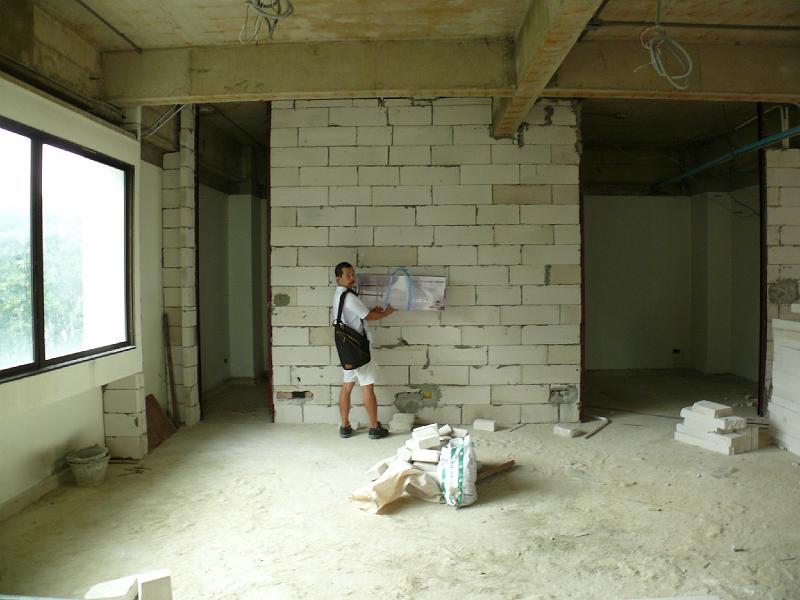 P1000323.JPG - A rough idea of the placement of the 46" LCD TV against the living room wall.