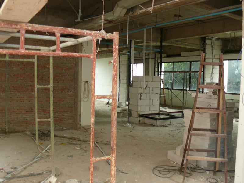 P1000339.JPG - It looks haphazard from this perspective, but walking through the space I got my first sense of room size and the transitions between the areas.