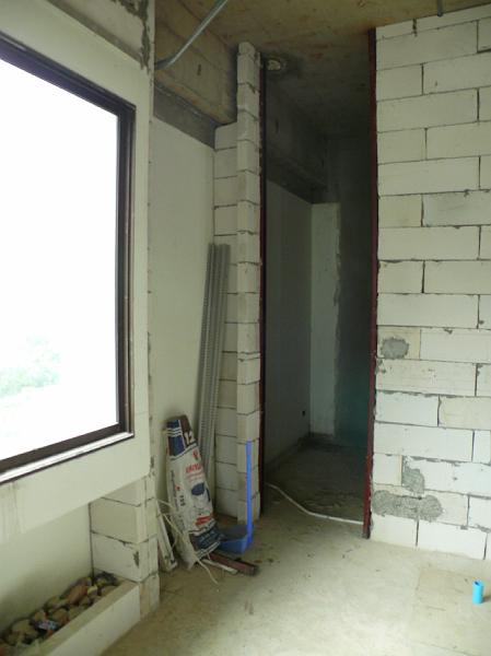 P1000353.JPG - Entrance to the utility closet.