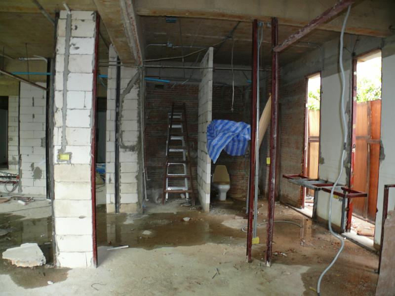 P1000364.JPG - Looking from the master bedroom towzrd the bath area.