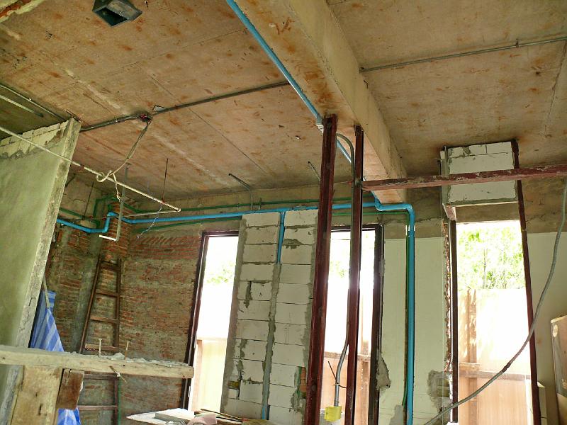 P1000411.JPG - This photo is more for our benefit as the owners than it is for yours; it shows us where the key pipes are located within the master bath.