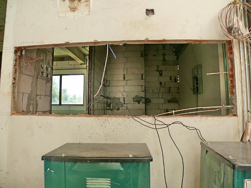 P1000426.JPG - Looking into Jon's office.