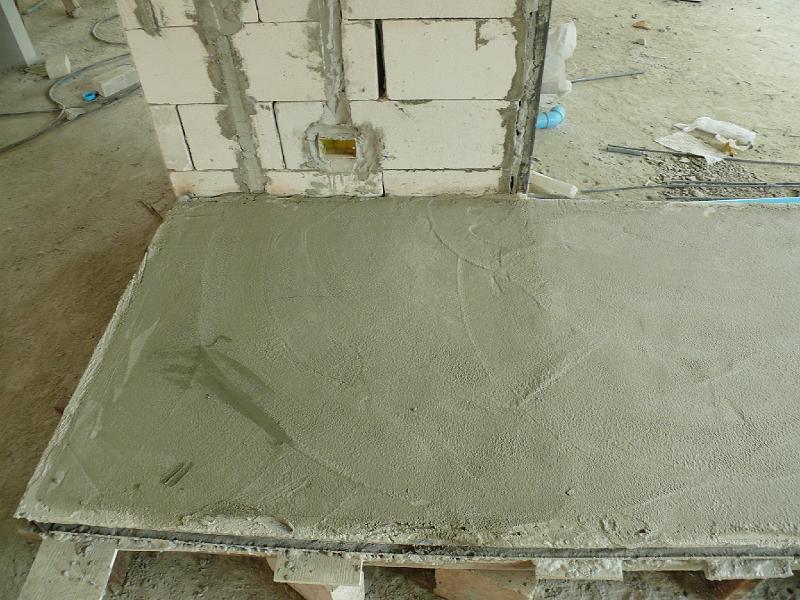 P1000445.JPG - A closer look at the seating platform.