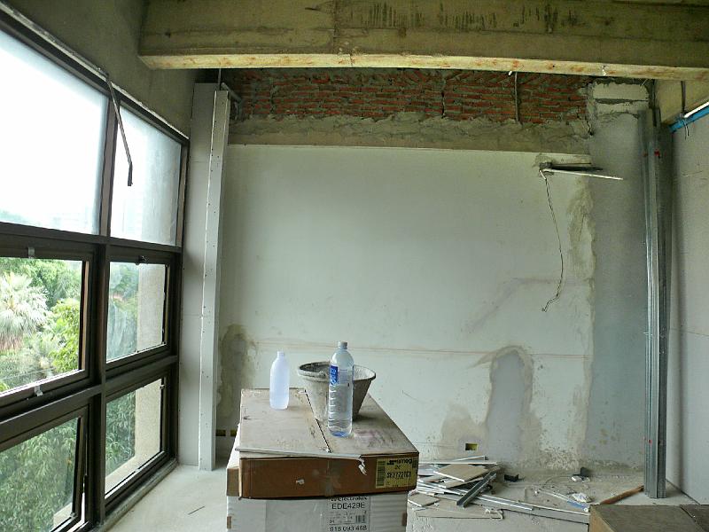 P1000544.jpg - Lots of rough edges but within weeks this will be my working space.