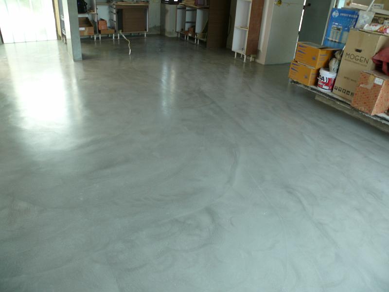 P1000625.JPG - This is a special finish developed in Germany. It's a semi-gloss surface.