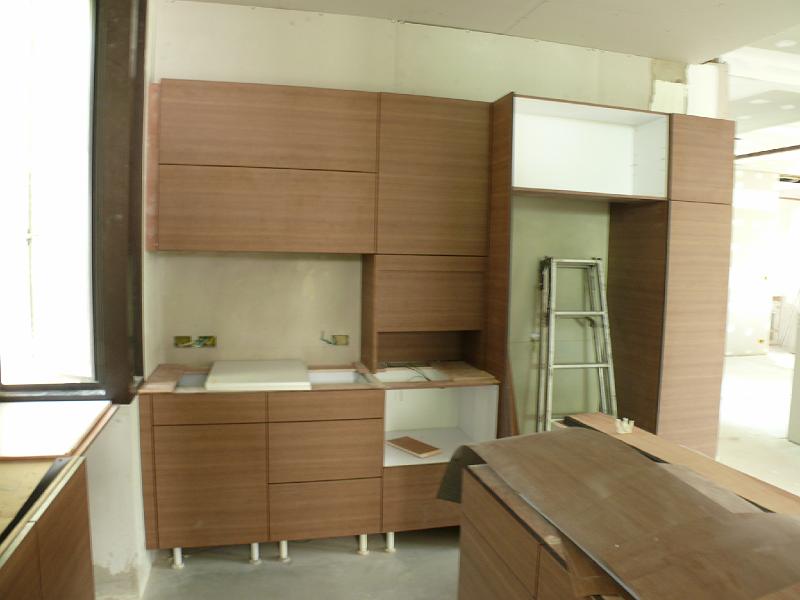 04-P1000664.JPG - There's an "appliance garage" at the center of this wall.