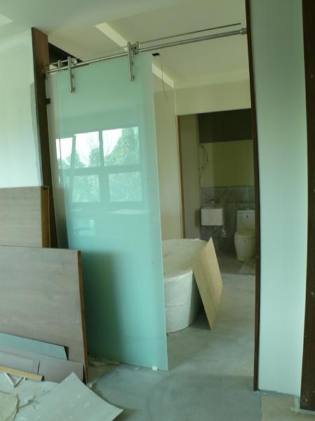 P1000733.JPG - Sliding glass door at the entrance to the master bath.