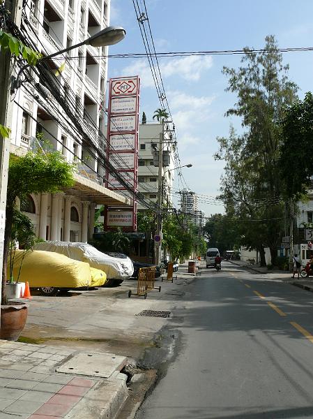 P1000116.JPG - We're still working our way northward toward Habitat.